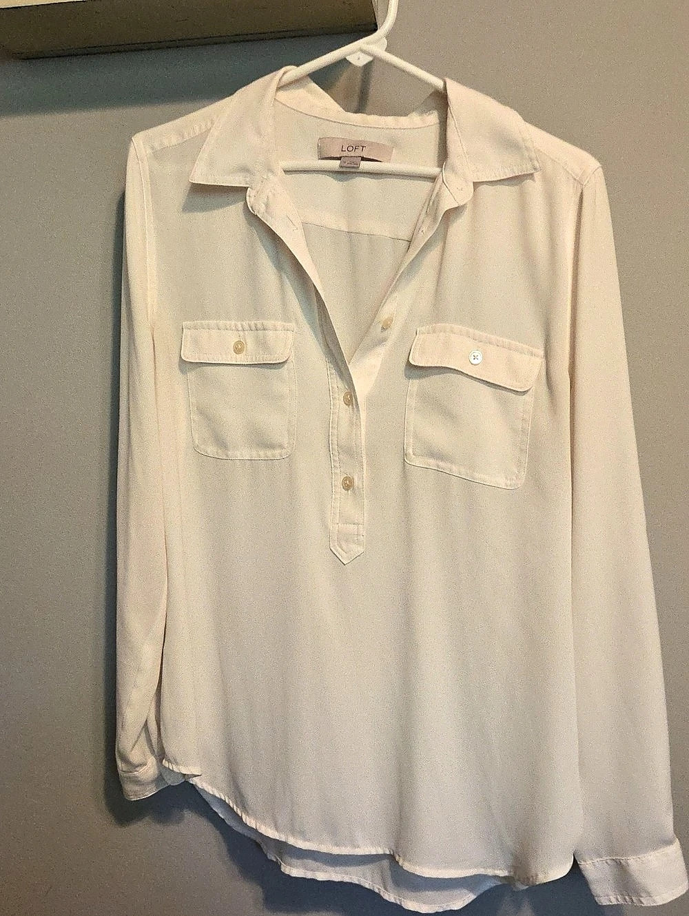 LOFT White Button Front Shirt Like New